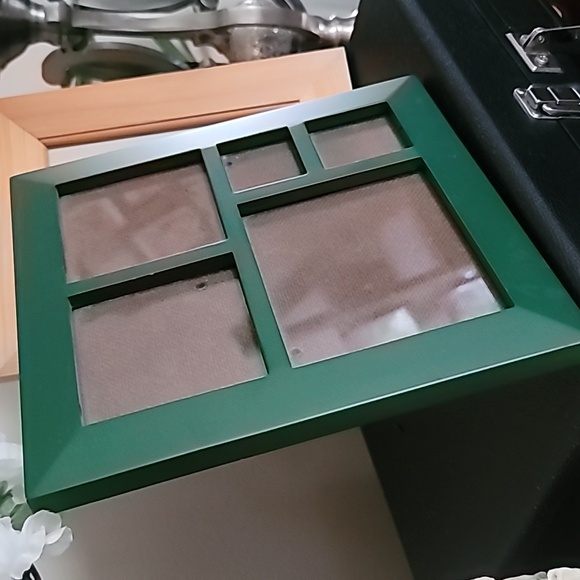 Bundle of Picture Frames - Picture 3 of 7